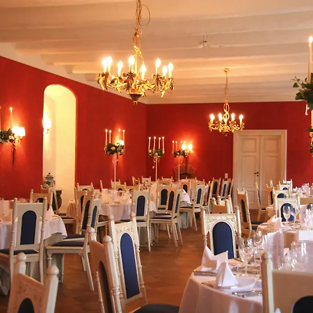 Burg 4*