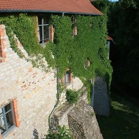 Burg 4*