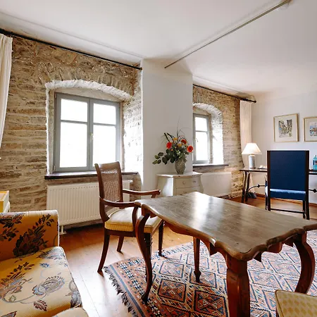 Burg 4*